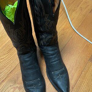 Woman's black Lucchese sz 7  1883 cowboy boots